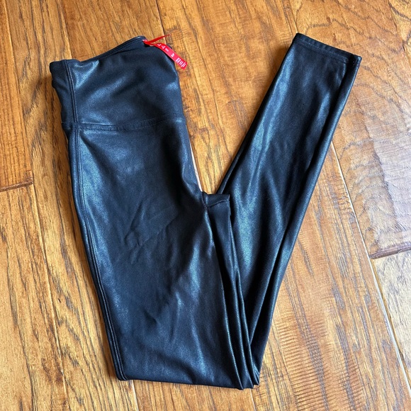 Spanx Women's Black Faux Leather Ankle Leggings - Picture 4 of 10